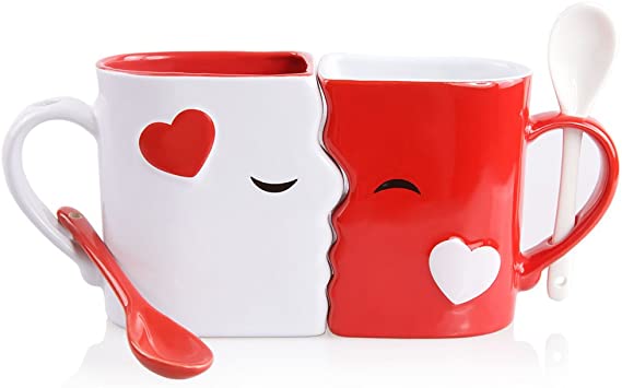 Kissing Mugs Set
